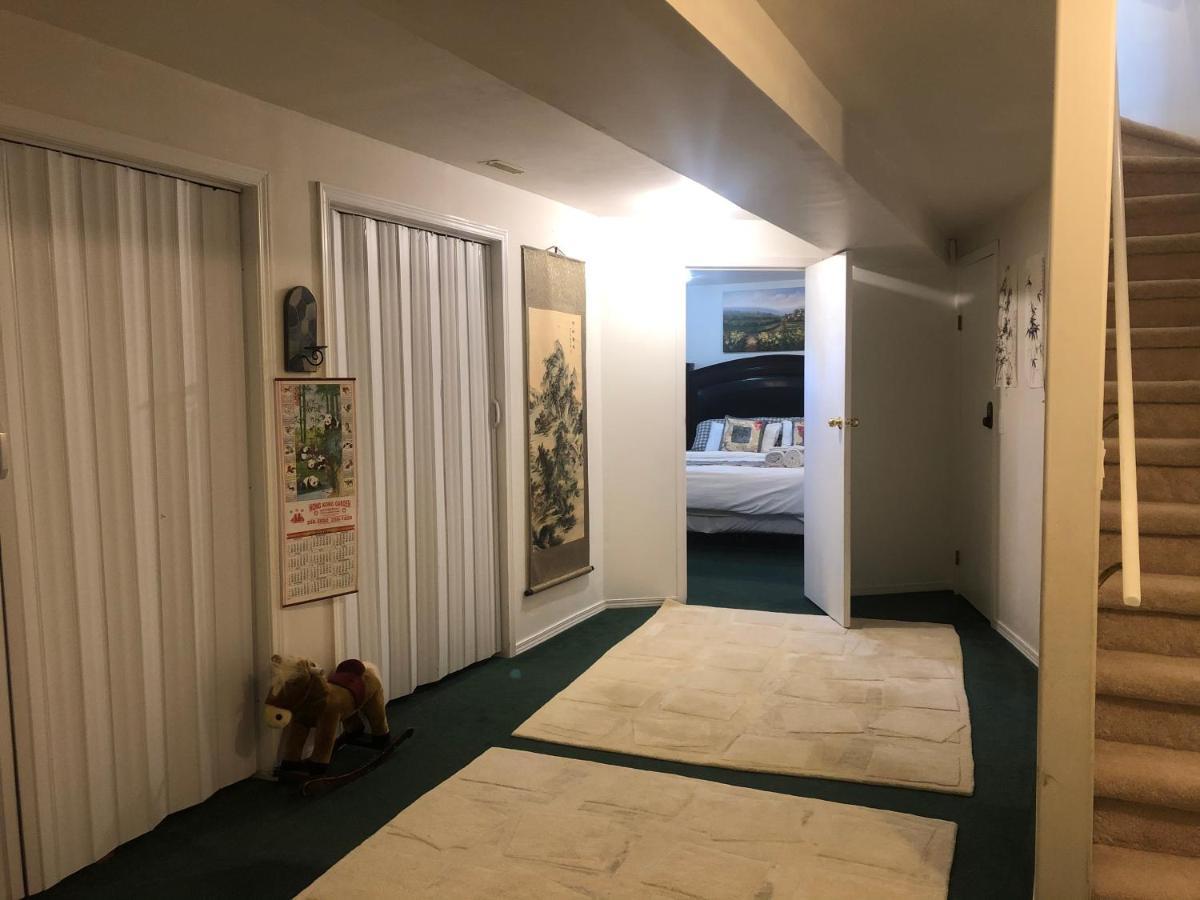 Hidden Valley Basement Suit H 卡加利 外观 照片